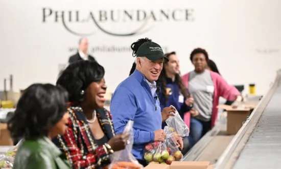 Biden Volunteers on MLK Day as Republican Candidates Brave Iowa Freeze