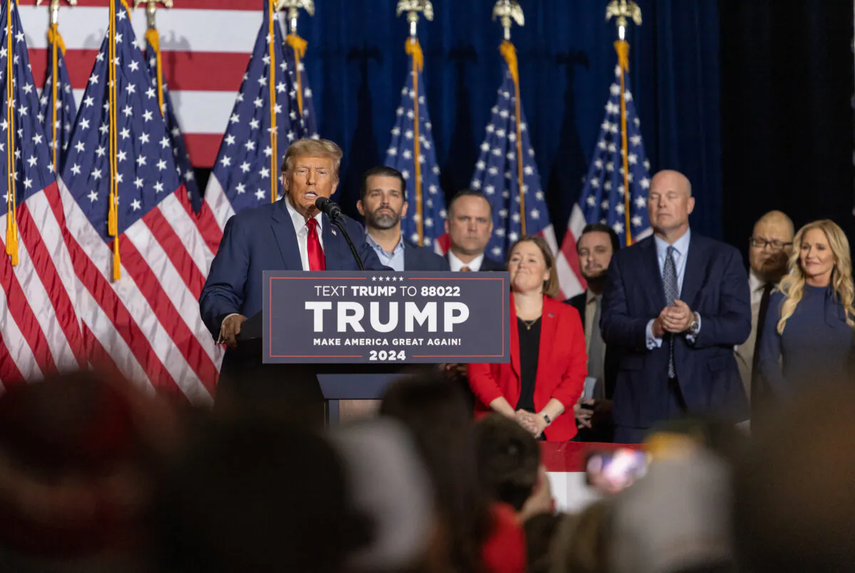 Donald Trump speaks to supporters in Des Moines, Iowa, on Jan. 15, 2024. (John Fredricks/The Epoch Times)