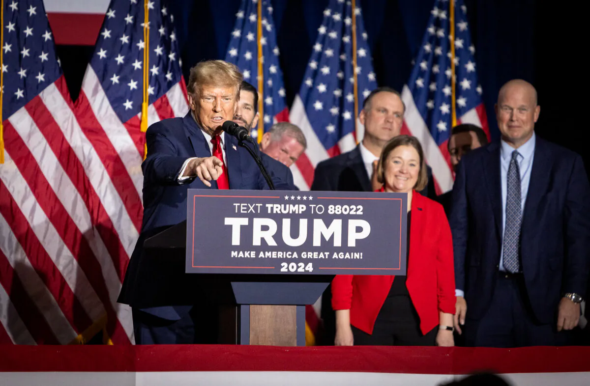 Donald Trump speaks to supporters in Des Moines, Iowa, on Jan. 15, 2024. (John Fredricks/The Epoch Times)