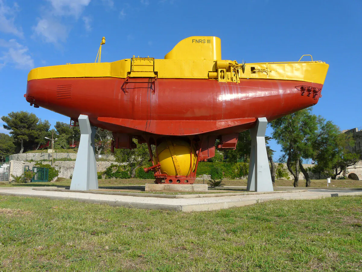 The bathyscaphe Trieste (in 1958) took a voyage to the bottom of the sea. (Public Domain)