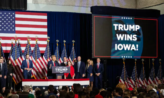 Trump Adviser-Turned-Critic Backs Trump Again: ‘I Was Wrong’