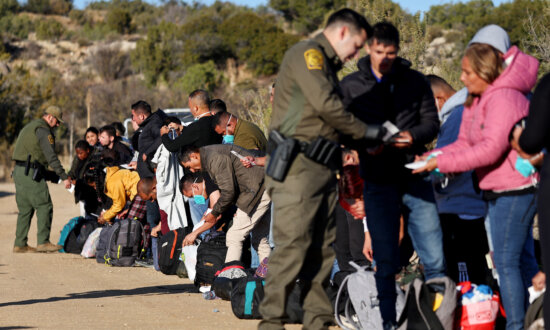 Number of Chinese Illegally Crossing US-Mexico Border Surges 500 Percent in San Diego Sector