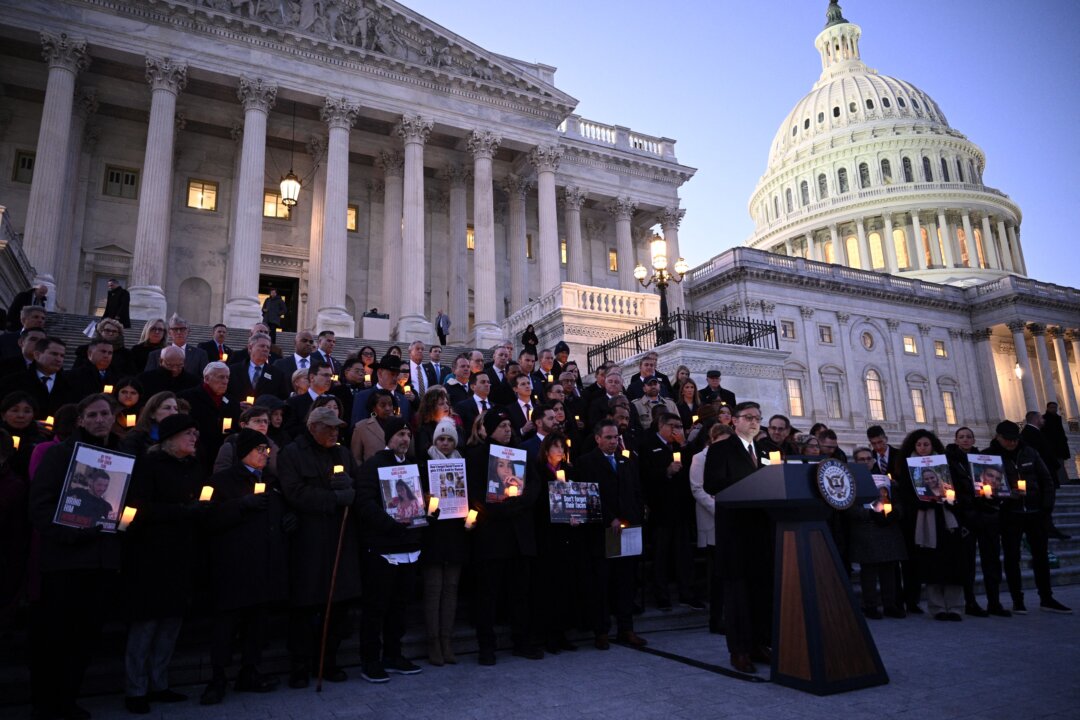 Us Lawmakers Hold Vigil For Israeli Hostages At Capitol 