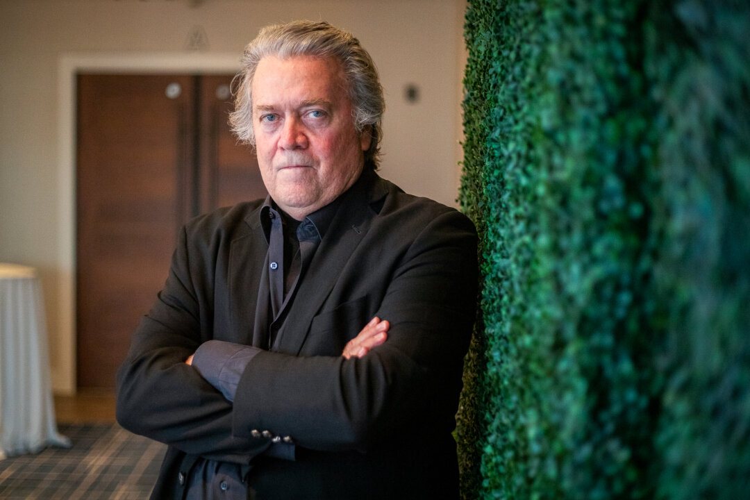 Bannon Deflects Criticism for Engaging California Governor in Podcast thumbnail