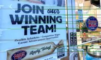 US Applications for Jobless Benefits Fall to Lowest Level Since September 2022
