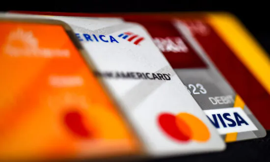 US Savings Rate Plummets as Consumer Debt Surges, Retail Sales Pop