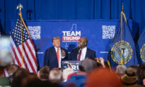 Sen. Tim Scott Gets Engaged to Girlfriend After Beach Proposal