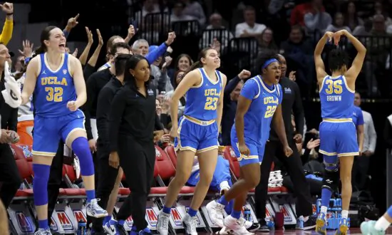 Osborne, Betts Lead No. 5 UCLA Past Third-Ranked Colorado 76–68 in First Women’s Sellout in Boulder