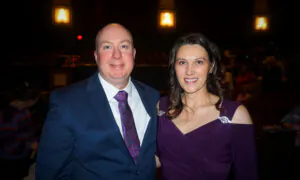 Theatergoer Applauds Shen Yun for Bravery in Standing Up to Communism