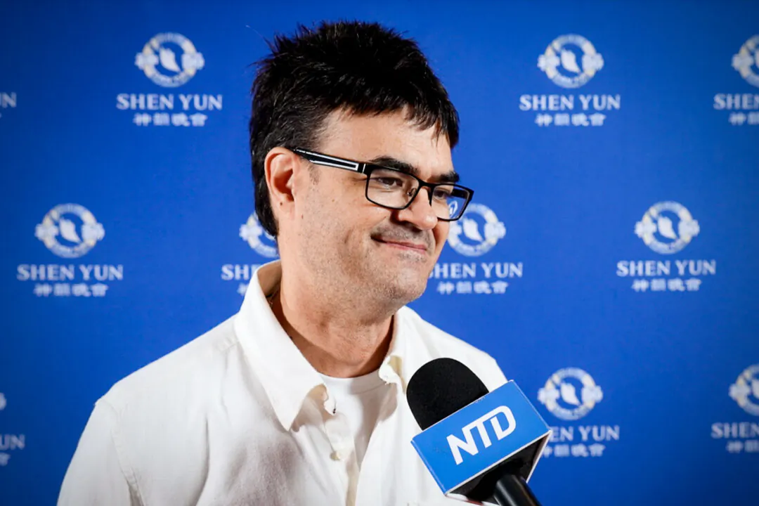 José García at the Shen Yun Performing Arts performance at Centro de Bellas Artes Luis A Ferré on Jan. 19, 2024. (NTD)