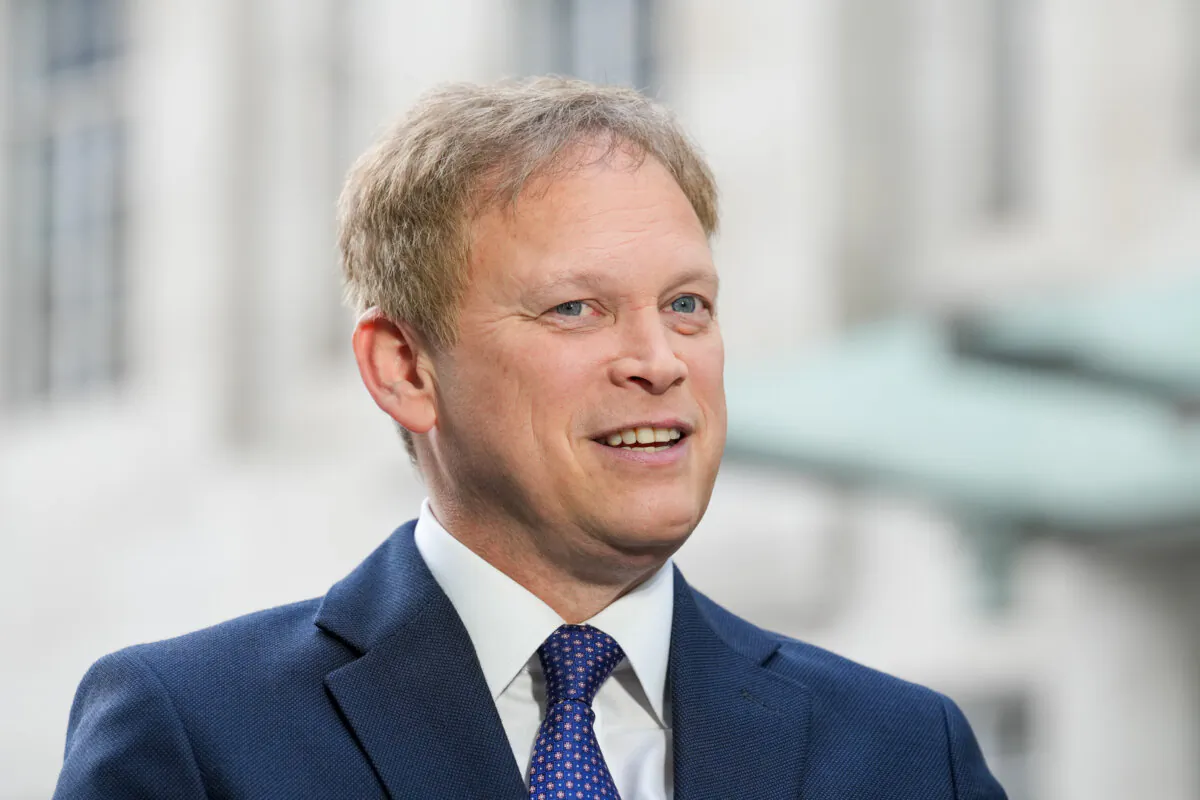 Defence Secretary Grant Shapps speaks to the media outside BBC Broadcasting House in London on Jan. 21, 2024. (Maja Smiejkowska /PA Wire)