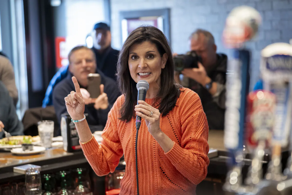 Republican presidential candidate and former U.N. Ambassador Nikki Haley greets people at T Bones restaurant in Concord, N.H., on Jan. 22, 2024. (Madalina Vasiliu/The Epoch Times)