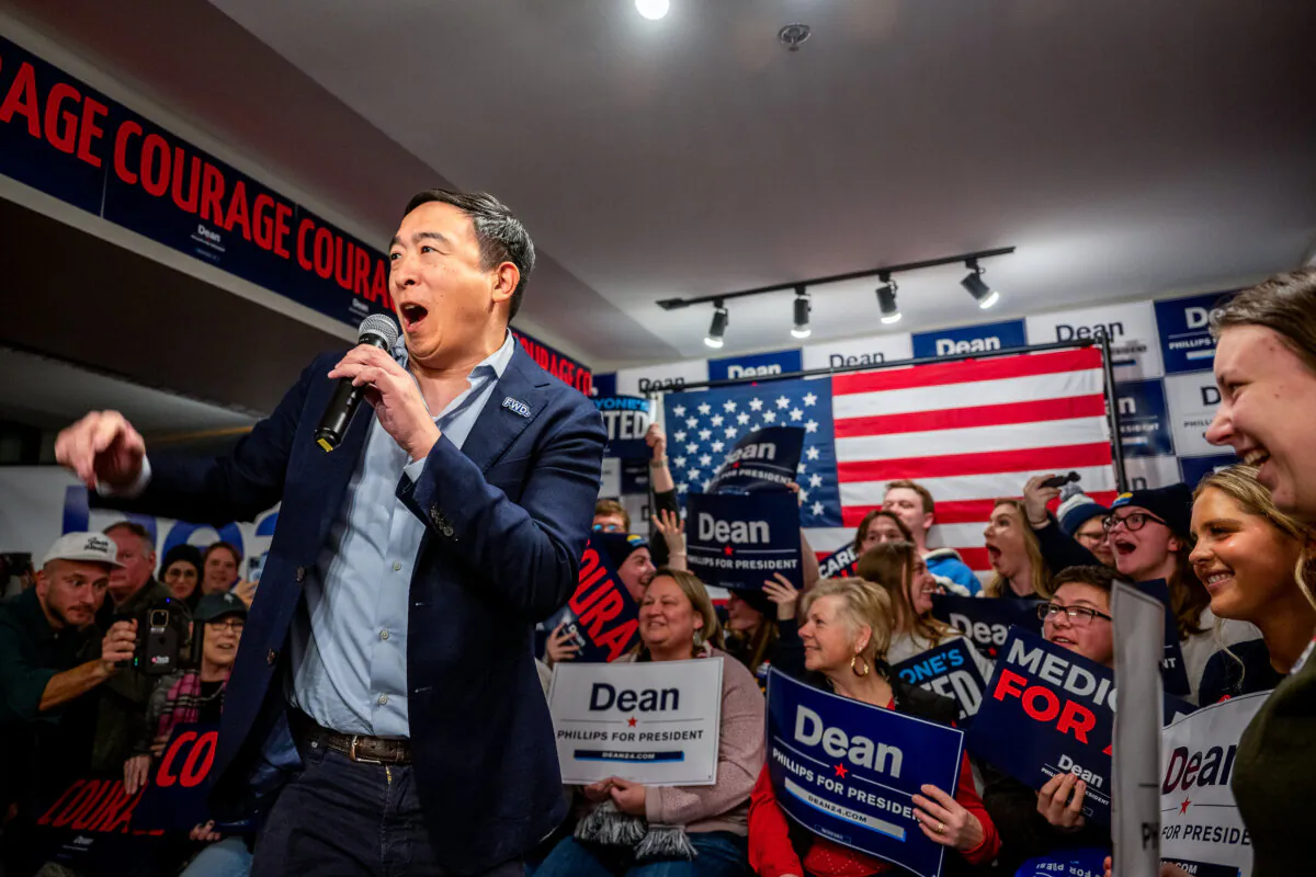 Andrew Yang speaks to attendees ahead of Democratic challenger U.S. Rep. Dean Phillips' arrival at a campaign rally on in Manchester, N.H. Jan. 22, 2024. (Brandon Bell/Getty Images)