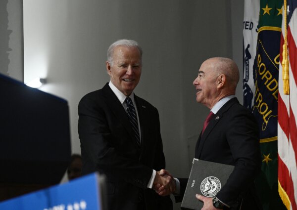Epoch Times Photo