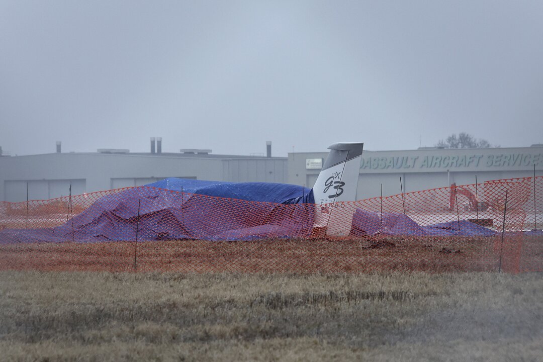 Pilot Killed When Small Plane Crashes at Clinton National Airport in ...