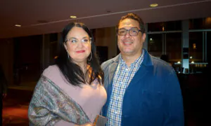 Shen Yun Exudes a Positive and Spiritual Energy, Says Artist
