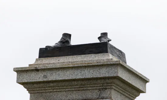 3rd Statue of Colonial Explorer Cut Down in Melbourne