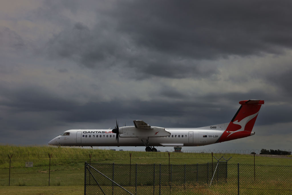 Flights Cancelled As Sydney Battles Wild Storms | The Epoch Times