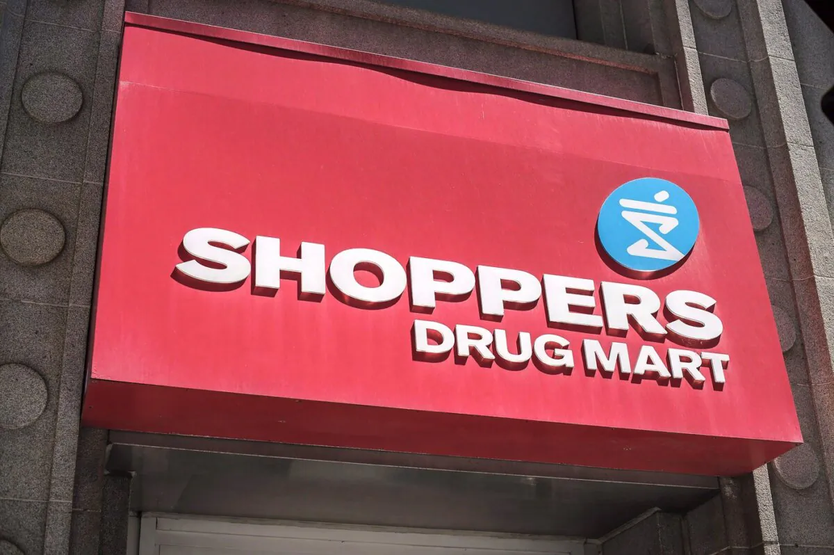 The logo for Shoppers Drug Mart is shown in downtown Toronto, on May 24, 2016. (The Canadian Press/Eduardo Lima)