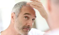 Natural Scalp Care Methods to Prevent Premature Graying