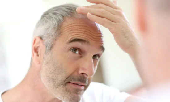Natural Scalp Care Methods to Prevent Premature Graying