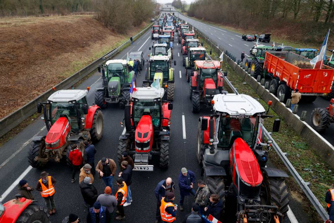 France Drops Plan to Decrease Farmers’ Diesel Discount but Protests to