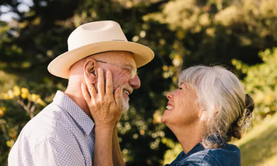 The Brain in Love: New Study Discovers Why Love May Bowl Us Over
