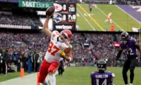 Aaron Rodgers, Travis Kelce Among Those With NFL Records and Milestones on the Horizon This Season