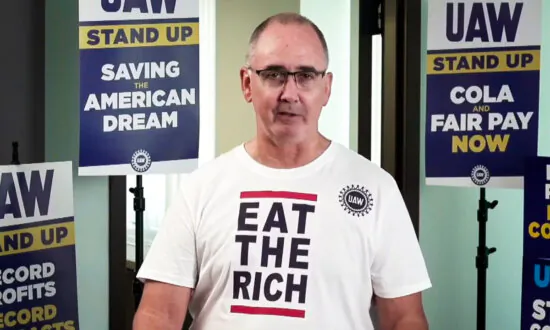 ‘Get Rid of This Dope’: Trump Slams UAW President After Union Endorses Biden