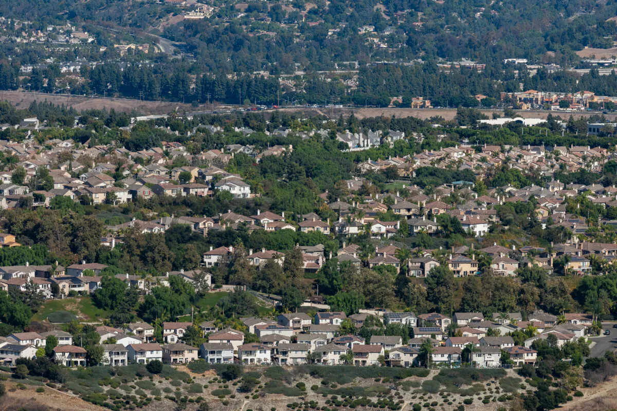 South Orange County communities near Laguna Beach, Calif., on Oct. 15, 2020. (John Fredricks/The Epoch Times)