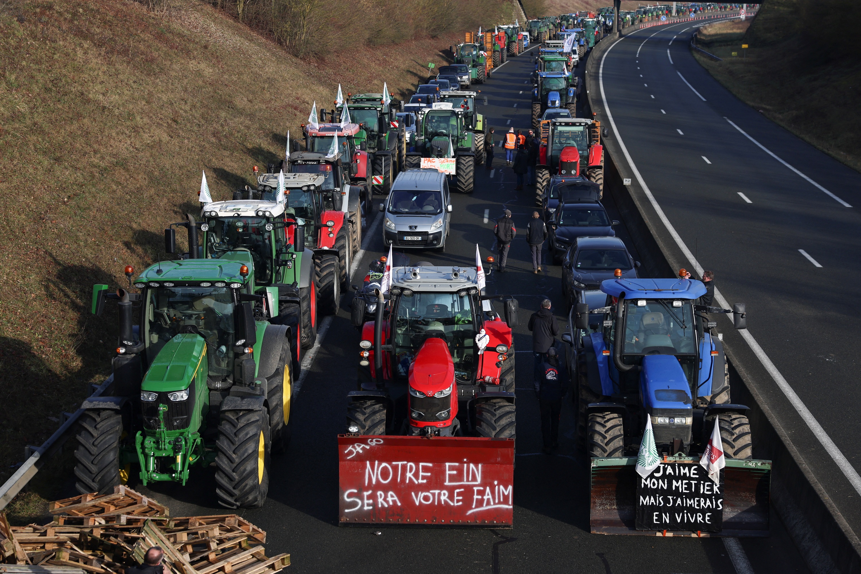 Amazing Farmers Drive Tractors Through Paris, Block Highways In Greece To Protest Mercosur Free-trade Deal Landscape Concept Amazing Farmers Drive Tractors Through Paris, Block Highways In Greece To Protest Mercosur Free-trade Deal Landscape Concept