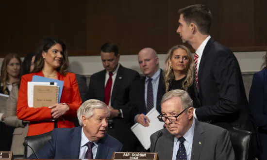 Lawmakers, Parents Push to Make Suing Tech Firms Easier