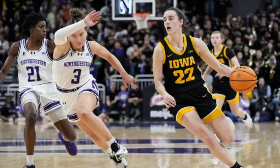 Caitlin Clark Moves Into No. 2 on NCAA Scoring List as No. 3 Iowa Tops Northwestern 110–74