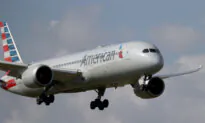 American Airlines Passengers Restrain Man ‘Attempting to Open Emergency Door’