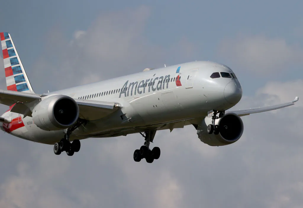 An American Airlines Boeing 787-9 Dreamliner approaches Miami International Airport, on December 10, 2021. (Joe Raedle/Getty Images)