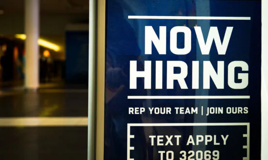 US Consumer Confidence Falls in June Amid Economic Concerns