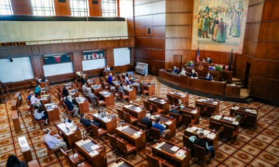 Oregon Supreme Court Blocks 10 Republicans From Running for Reelection