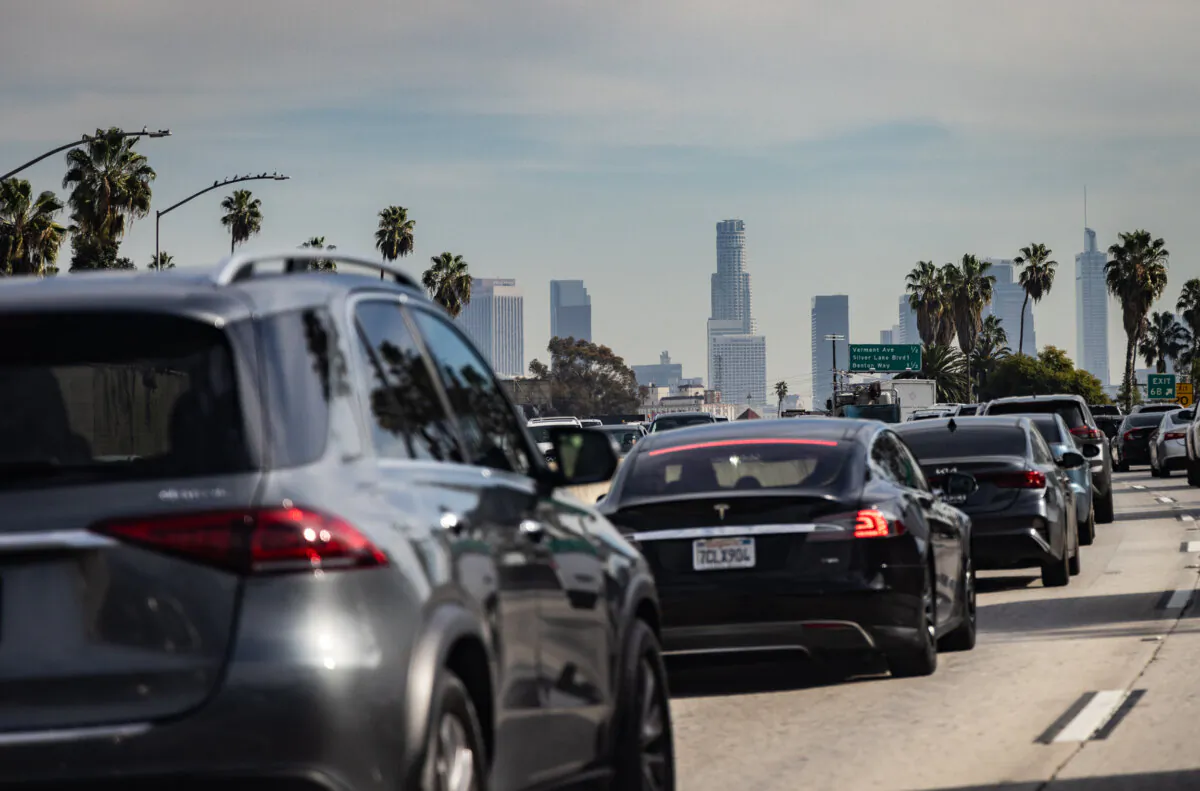 People drive cars on a freeway in Los Angeles, Calif., on Feb. 2, 2024. (John Fredricks/The Epoch Times)