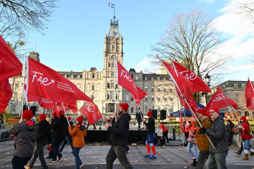 Quebec Teachers Union Ends Strike, Ratifies Contract
