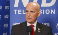 Republican Cheers Border Protest Convoy Amid Border Policy Standoff in Congress