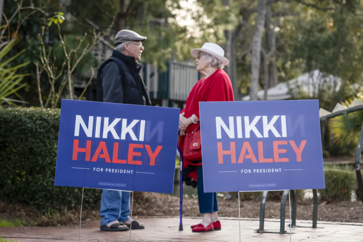 Republican presidential candidate and former U.N. Ambassador Nikki Haley’s supporters at a campaign event in Hilton Head Island, S.C., on Feb. 1, 2024. (Madalina Vasiliu/The Epoch Times)