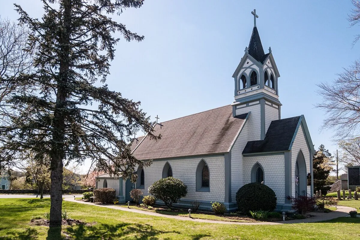 Designed by Richard Upjohn, the Church of the Holy Cross in Middletown, R.I., is a parish church of the Episcopal Diocese of Rhode Island of The Episcopal Church. (Public Domain)
