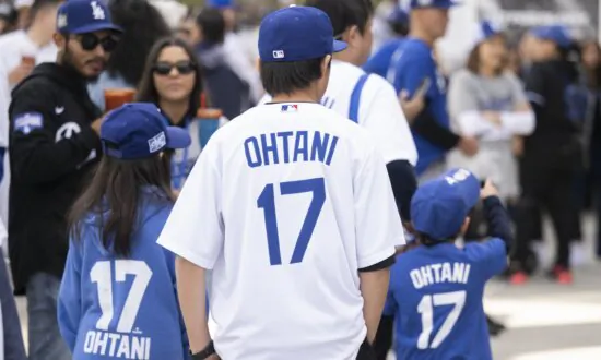 Ohtanimania Descends on Dodger Stadium as Fans Get First Glimpse of 2-way Superstar in Blue