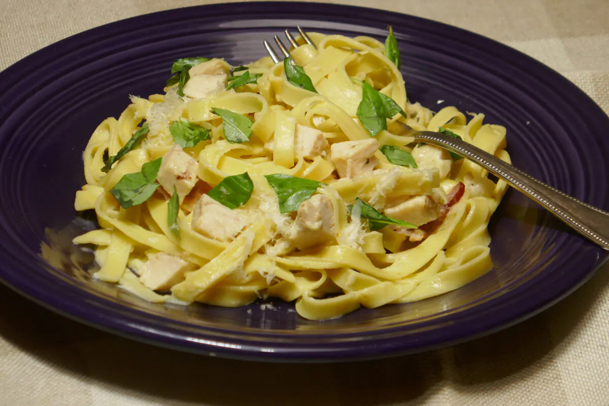 Chicken Carbonara. (Linda Gassenheimer/TNS)