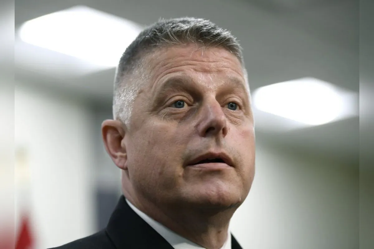 Vice-Admiral Haydn Edmundson speaks to reporters after a change of command ceremony in Ottawa, on Aug. 22, 2019. (Canadian Press/Justin Tang)