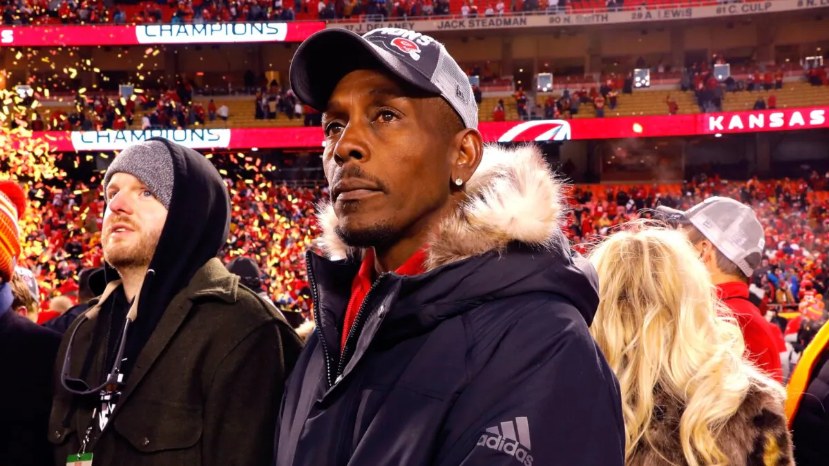 Patrick Mahomes Sr. (C) looks on after his son Patrick Mahomes and the Kansas City Chiefs defeated the Tennessee Titans in the AFC Championship Game at Arrowhead Stadium in Kansas City, Mo., on Jan. 19, 2020. (David Eulitt/Getty Images)