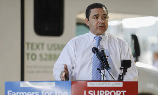 7 House Democrats Join Republicans Urging Biden Reverse on Natural Gas Export Pause
