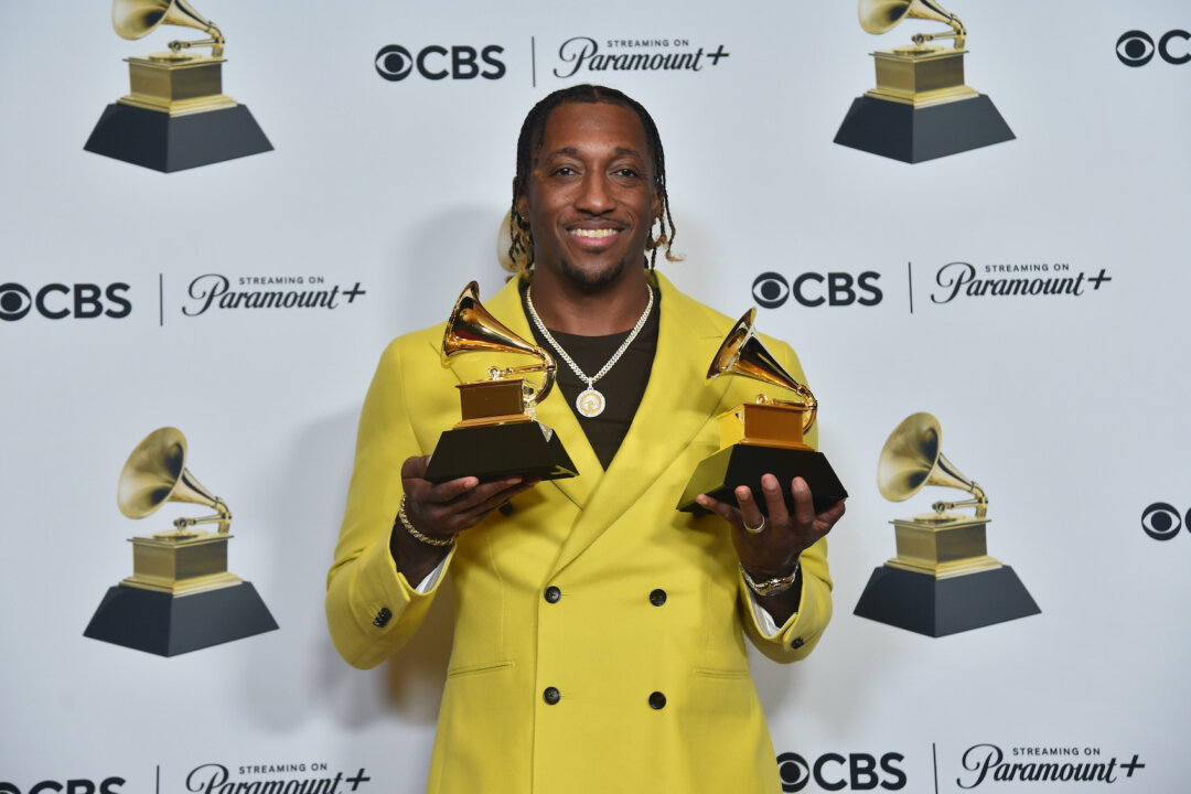 Christian Hip-Hop Artist Lecrae Wins 2 Grammy Awards #hiphop