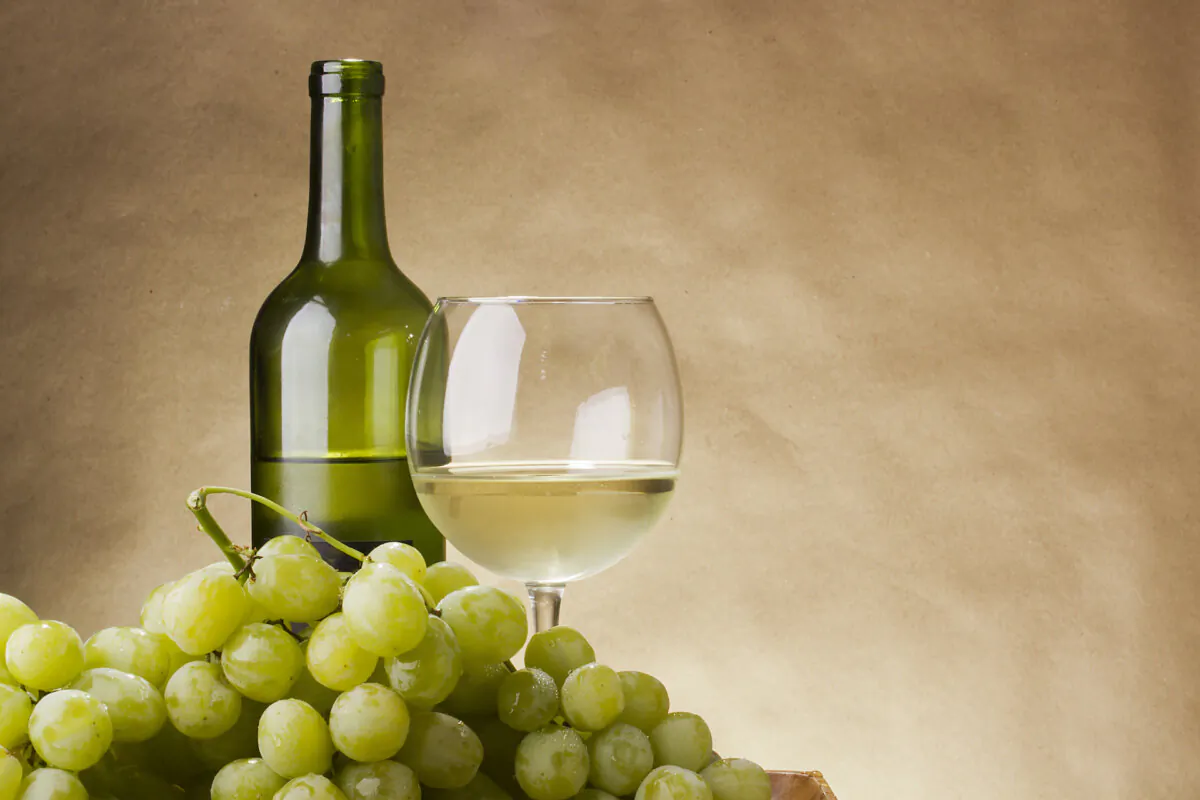 Italy today makes some of the finest white wines in the world, including some made from Trebbiano, a grape variety that has been widely planted throughout Italy for a century. (Constantine Pankin/Shutterstock)
