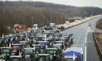 Spanish Farmers Block Roads Nationwide as Europe Protests Gather Steam